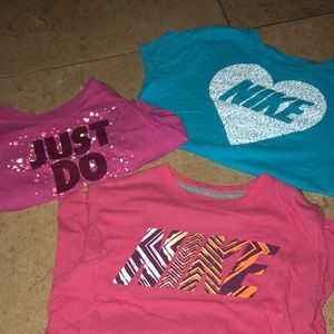 3 Nike tees